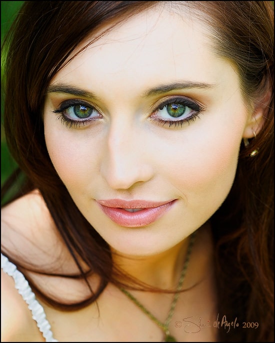 Danielle Guldin headshot model 4